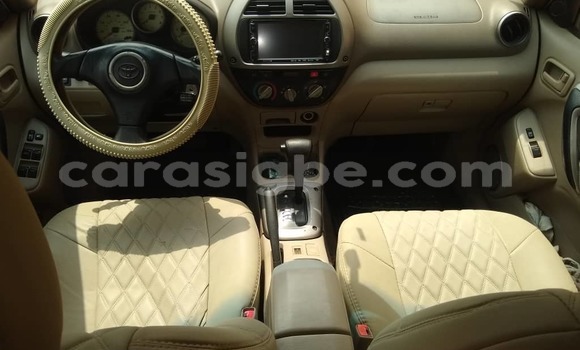 Acheter Occasion Voiture Toyota RAV4 Blanc à Lomé, Togo Acheter Occasion Voiture Toyota RAV4 Blanc à Lomé, Togo