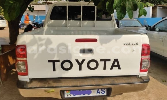 Buy Used Toyota Hilux White Car in Lome in Maritime Buy Used Toyota Hilux White Car in Lome in Maritime