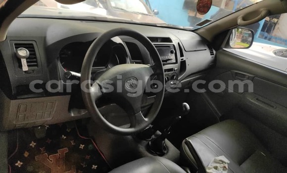 Buy Used Toyota Hilux White Car in Lome in Maritime Buy Used Toyota Hilux White Car in Lome in Maritime