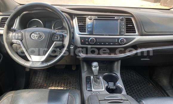 Acheter Occasion Voiture Toyota Highlander Blanc à Lomé, Maritime Acheter Occasion Voiture Toyota Highlander Blanc à Lomé, Maritime