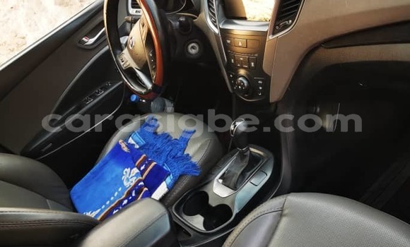 Buy Used Hyundai Santa Fe White Car in Lome in Togo Buy Used Hyundai Santa Fe White Car in Lome in Togo