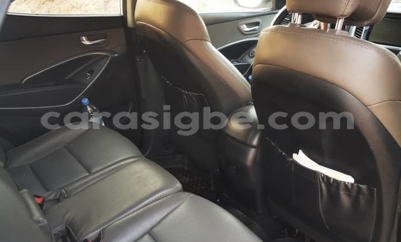 Buy Used Hyundai Santa Fe White Car in Lome in Togo Buy Used Hyundai Santa Fe White Car in Lome in Togo