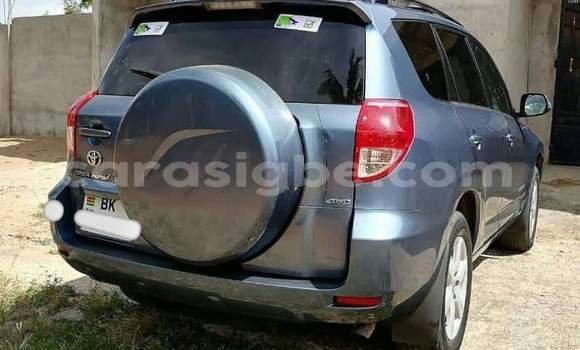 Acheter Occasion Voiture Toyota RAV4 Bleu à Lomé, Togo Acheter Occasion Voiture Toyota RAV4 Bleu à Lomé, Togo