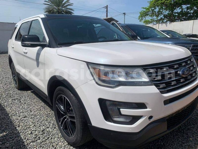 Big with watermark ford explorer togo lome 7585