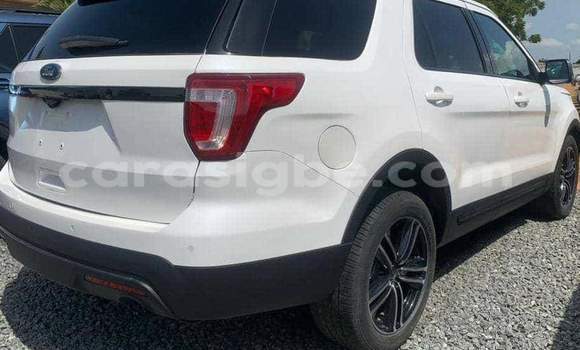 Acheter Occasion Voiture Ford Explorer Blanc à Lomé, Togo Acheter Occasion Voiture Ford Explorer Blanc à Lomé, Togo