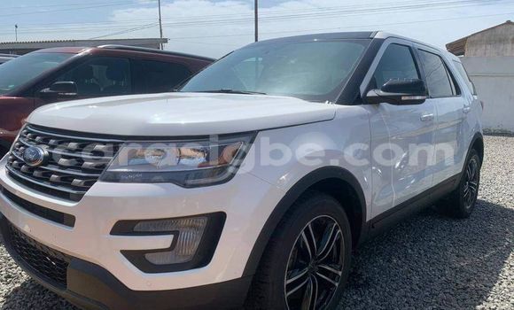 Acheter Occasion Voiture Ford Explorer Blanc à Lomé, Togo Acheter Occasion Voiture Ford Explorer Blanc à Lomé, Togo