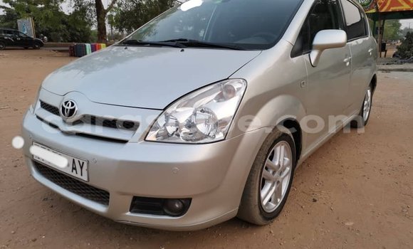 Acheter Occasion Voiture Toyota Corolla Verso Gris à Lomé, Togo Acheter Occasion Voiture Toyota Corolla Verso Gris à Lomé, Togo