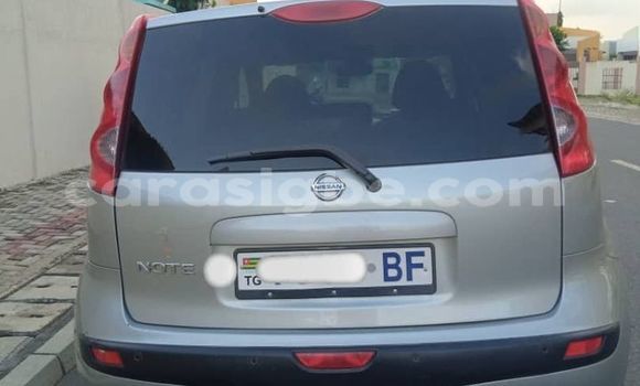 Acheter Occasion Voiture Nissan Note Gris à Lomé, Togo Acheter Occasion Voiture Nissan Note Gris à Lomé, Togo