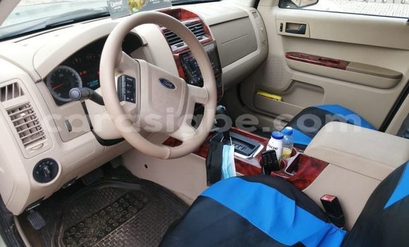 Acheter Occasion Voiture Ford Escape Vert à Lomé, Togo Acheter Occasion Voiture Ford Escape Vert à Lomé, Togo