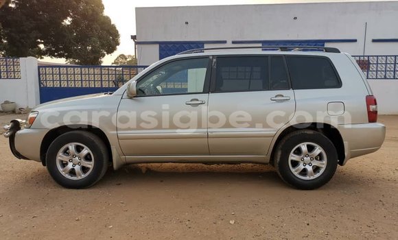Acheter Occasion Voiture Toyota Highlander Gris à Lomé, Togo Acheter Occasion Voiture Toyota Highlander Gris à Lomé, Togo