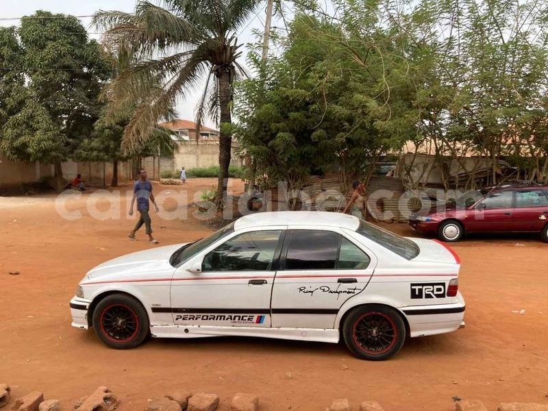 Big with watermark bmw e30 togo lome 7669