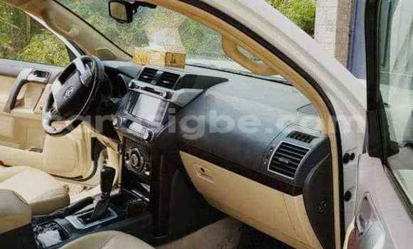 Buy Used Toyota Land Cruiser White Car in Lome in Togo Buy Used Toyota Land Cruiser White Car in Lome in Togo