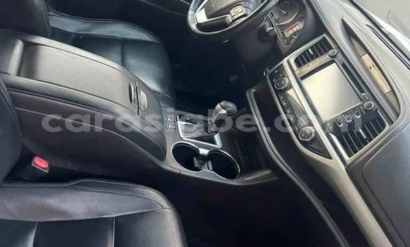 Buy Used Toyota Highlander White Car in Lome in Togo Buy Used Toyota Highlander White Car in Lome in Togo