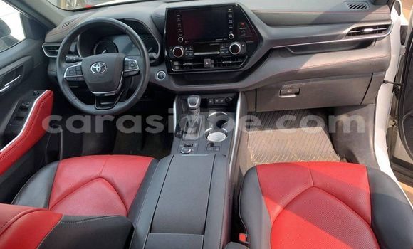 Buy Used Toyota Highlander White Car in Lome in Togo Buy Used Toyota Highlander White Car in Lome in Togo