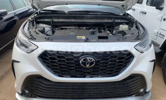 Buy Used Toyota Highlander White Car in Lome in Togo Buy Used Toyota Highlander White Car in Lome in Togo