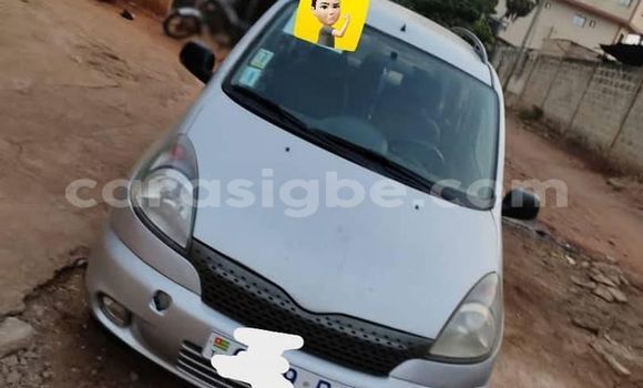 Acheter Occasion Voiture Toyota Yaris Verso Gris à Lomé, Togo