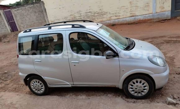 Buy Used Toyota Yaris Verso Silver Car in Lome in Togo Buy Used Toyota Yaris Verso Silver Car in Lome in Togo