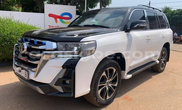 Buy Used Toyota Land Cruiser White Car in Lome in Togo Buy Used Toyota Land Cruiser White Car in Lome in Togo