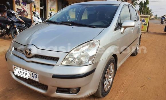 Buy Used Toyota Corolla Verso Silver Car in Lome in Togo Buy Used Toyota Corolla Verso Silver Car in Lome in Togo
