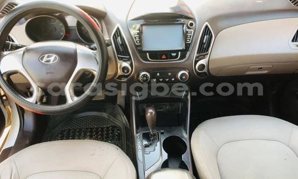 Buy Used Hyundai Tucson White Car in Lome in Togo Buy Used Hyundai Tucson White Car in Lome in Togo