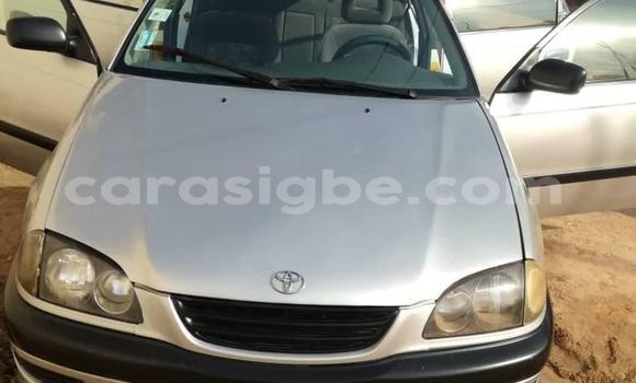 Buy Used Toyota Avensis Silver Car in Lome in Togo Buy Used Toyota Avensis Silver Car in Lome in Togo