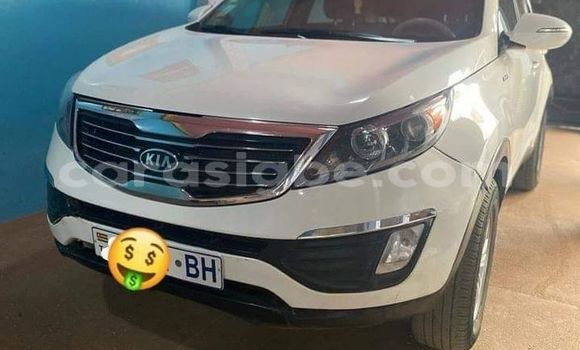 Buy Used Kia Sportage White Car in Lome in Togo Buy Used Kia Sportage White Car in Lome in Togo