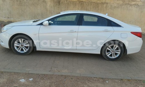 Buy Used Hyundai Sonata White Car in Lome in Togo Buy Used Hyundai Sonata White Car in Lome in Togo