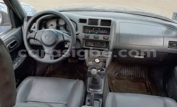 Acheter Occasion Voiture Toyota RAV4 Bleu à Lomé, Togo Acheter Occasion Voiture Toyota RAV4 Bleu à Lomé, Togo