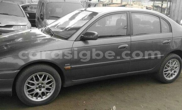 Acheter Occasion Voiture Toyota Avensis Noir à Lomé, Togo Acheter Occasion Voiture Toyota Avensis Noir à Lomé, Togo