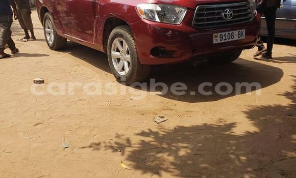 Acheter Occasion Voiture Toyota Highlander Rouge à Lomé, Togo Acheter Occasion Voiture Toyota Highlander Rouge à Lomé, Togo