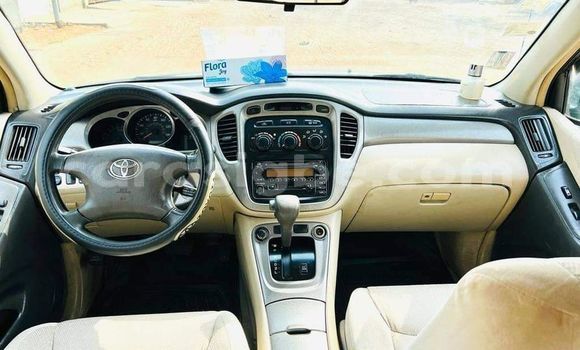 Buy Used Toyota Highlander Green Car in Lome in Togo Buy Used Toyota Highlander Green Car in Lome in Togo