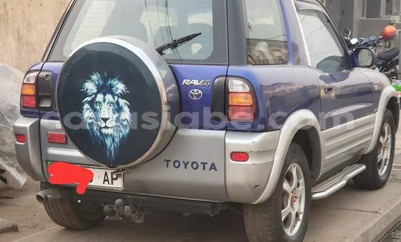 Acheter Occasion Voiture Toyota RAV4 Bleu à Lomé, Maritime Acheter Occasion Voiture Toyota RAV4 Bleu à Lomé, Maritime