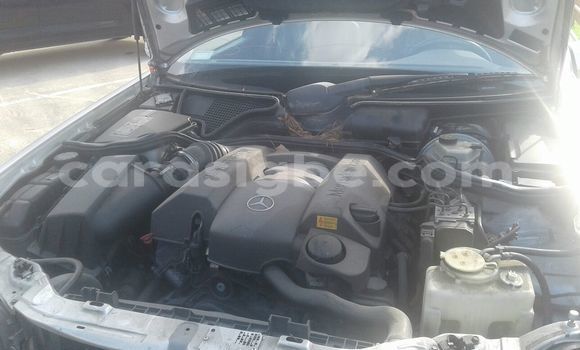 Acheter Occasion Voiture Mercedes‒Benz E–Class Gris à Lomé, Togo Acheter Occasion Voiture Mercedes‒Benz E–Class Gris à Lomé, Togo