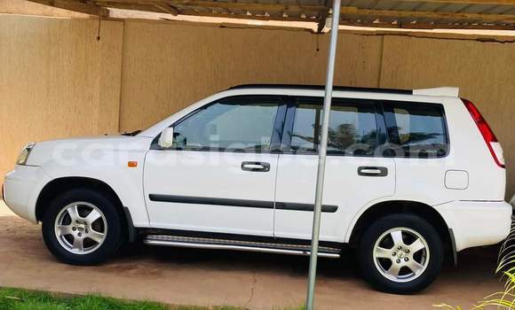 Acheter Occasion Voiture Nissan X–Trail Blanc à Lomé, Togo Acheter Occasion Voiture Nissan X–Trail Blanc à Lomé, Togo