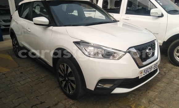 Buy Used Nissan Kix White Car in Lome in Togo