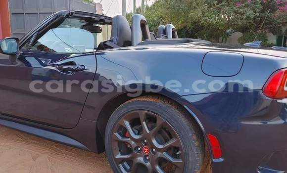 Acheter Occasion Voiture Fiat 124 Spider Noir à Lomé, Togo Acheter Occasion Voiture Fiat 124 Spider Noir à Lomé, Togo