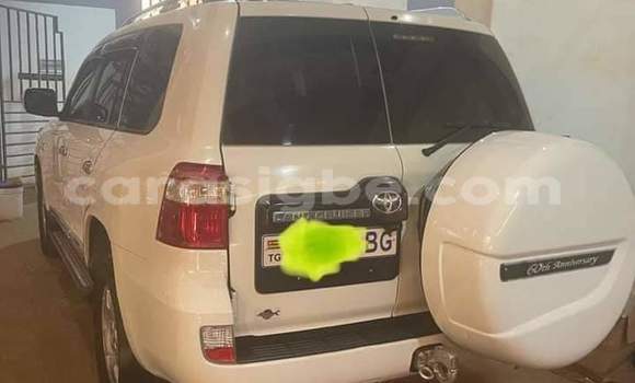 Acheter Occasion Voiture Toyota Land Cruiser Blanc à Lomé, Togo Acheter Occasion Voiture Toyota Land Cruiser Blanc à Lomé, Togo