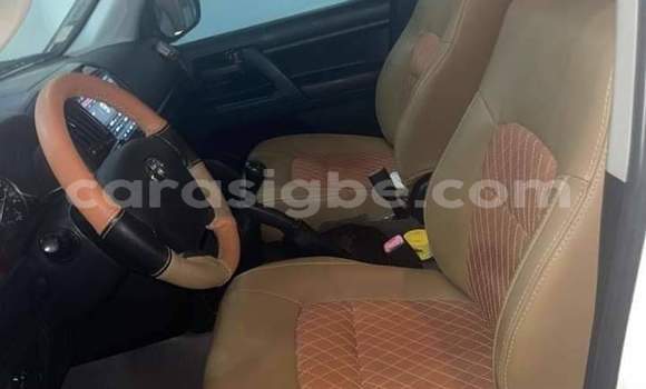 Acheter Occasion Voiture Toyota Land Cruiser Blanc à Lomé, Togo Acheter Occasion Voiture Toyota Land Cruiser Blanc à Lomé, Togo