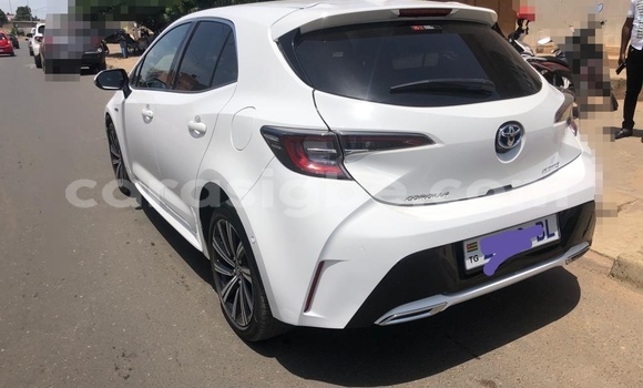 Acheter Occasion Voiture Toyota Corolla Blanc à Lomé, Togo Acheter Occasion Voiture Toyota Corolla Blanc à Lomé, Togo