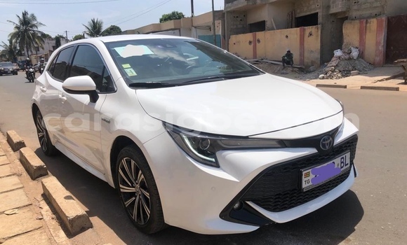 Acheter Occasion Voiture Toyota Corolla Blanc à Lomé, Togo Acheter Occasion Voiture Toyota Corolla Blanc à Lomé, Togo