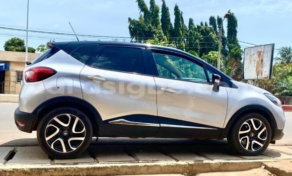 Acheter Occasion Voiture Renault Captur Gris à Lomé, Togo Acheter Occasion Voiture Renault Captur Gris à Lomé, Togo