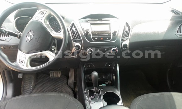 Buy Used Hyundai Tucson Silver Car in Lome in Togo Buy Used Hyundai Tucson Silver Car in Lome in Togo