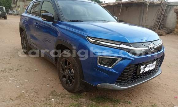 Acheter Occasion Voiture Toyota Crown Bleu à Lomé, Togo Acheter Occasion Voiture Toyota Crown Bleu à Lomé, Togo