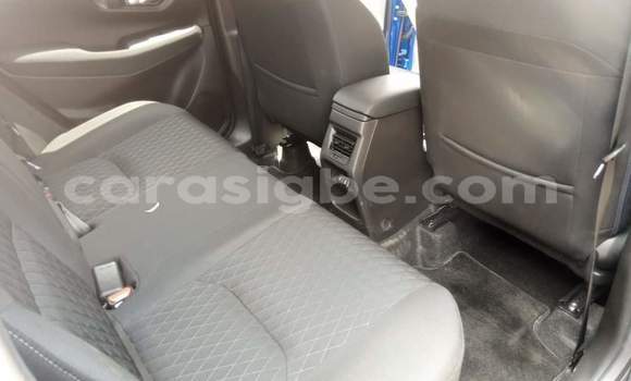 Acheter Occasion Voiture Toyota Crown Bleu à Lomé, Togo Acheter Occasion Voiture Toyota Crown Bleu à Lomé, Togo