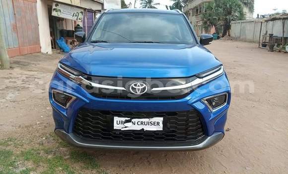 Acheter Occasion Voiture Toyota Crown Bleu à Lomé, Togo Acheter Occasion Voiture Toyota Crown Bleu à Lomé, Togo