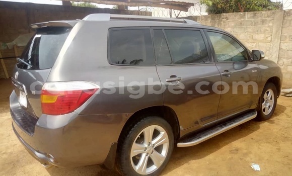 Acheter Occasion Voiture Toyota Highlander Gris à Lomé, Togo Acheter Occasion Voiture Toyota Highlander Gris à Lomé, Togo