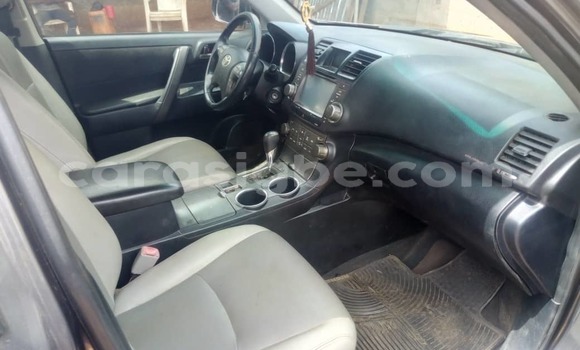 Acheter Occasion Voiture Toyota Highlander Gris à Lomé, Togo Acheter Occasion Voiture Toyota Highlander Gris à Lomé, Togo