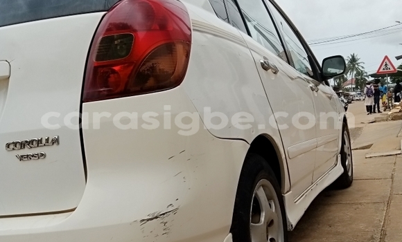 Acheter Occasion Voiture Toyota Corolla Verso Blanc à Lomé, Togo Acheter Occasion Voiture Toyota Corolla Verso Blanc à Lomé, Togo