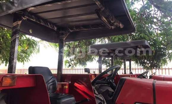 Acheter Neuf Utilitaire Caterpillar 120 Rouge à Lomé, Togo Acheter Neuf Utilitaire Caterpillar 120 Rouge à Lomé, Togo