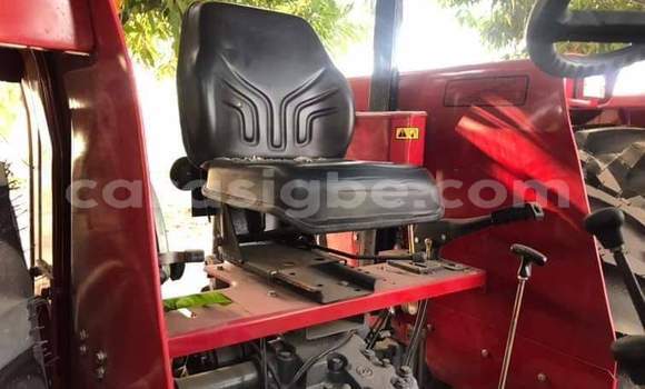 Acheter Neuf Utilitaire Caterpillar 120 Rouge à Lomé, Togo Acheter Neuf Utilitaire Caterpillar 120 Rouge à Lomé, Togo